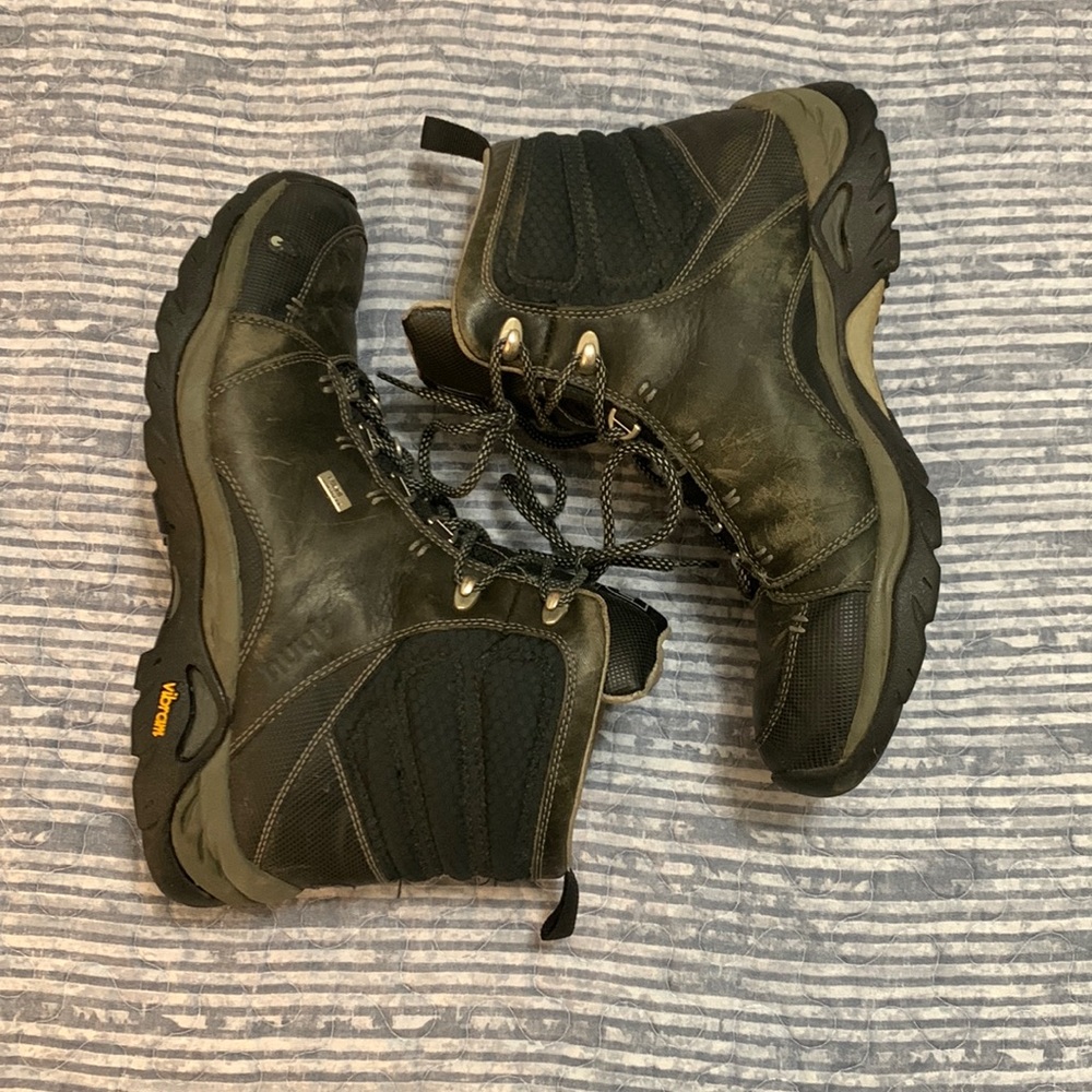 AHNU Montara Waterproof Hiking Boots Winter, size 8